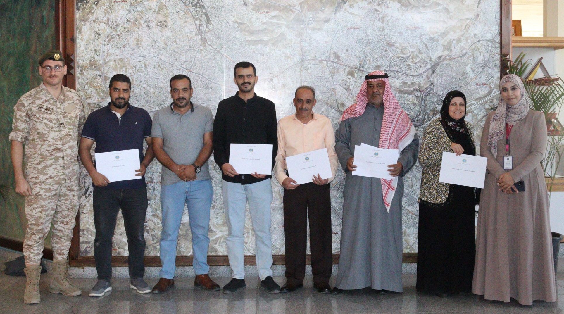 تخريج دورة التقدير العقاري لعدد من موظفي البلديات المحلية و مؤسسة الخط الحديدي الحجازي الاردني في المركز الجغرافي الملكي الأردني.